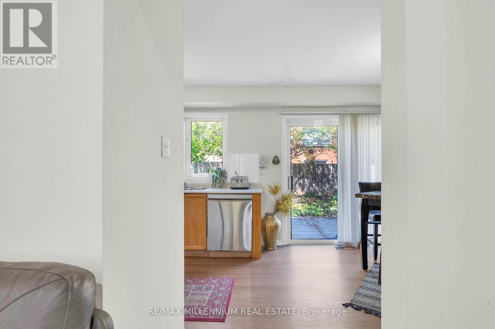 10 Mainland Crescent E, Vaughan, ON - Indoor Photo Showing Other Room