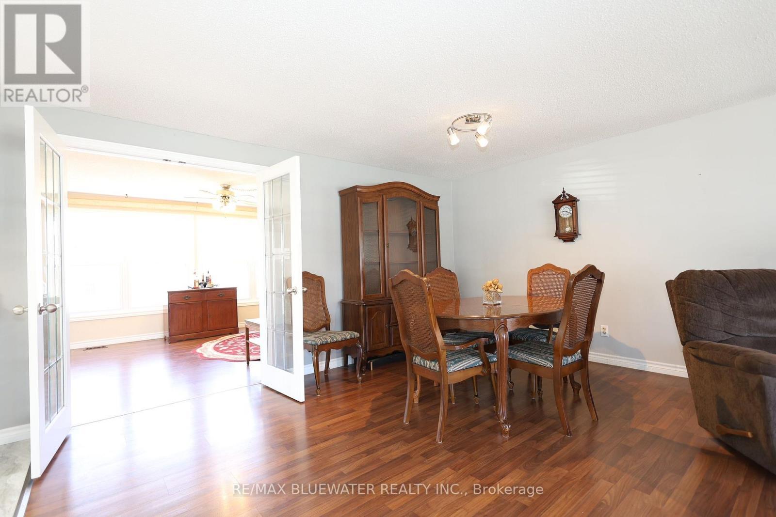 313 Pinetree Lane, South Huron (Stephen), ON - Indoor Photo Showing Dining Room