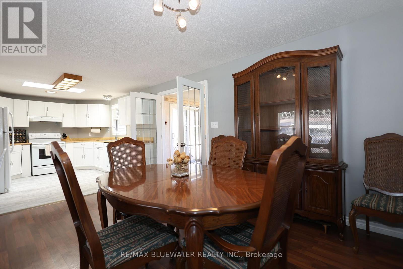 313 Pinetree Lane, South Huron (Stephen), ON - Indoor Photo Showing Dining Room