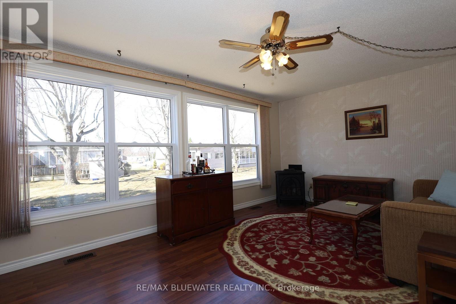 313 Pinetree Lane, South Huron (Stephen), ON - Indoor