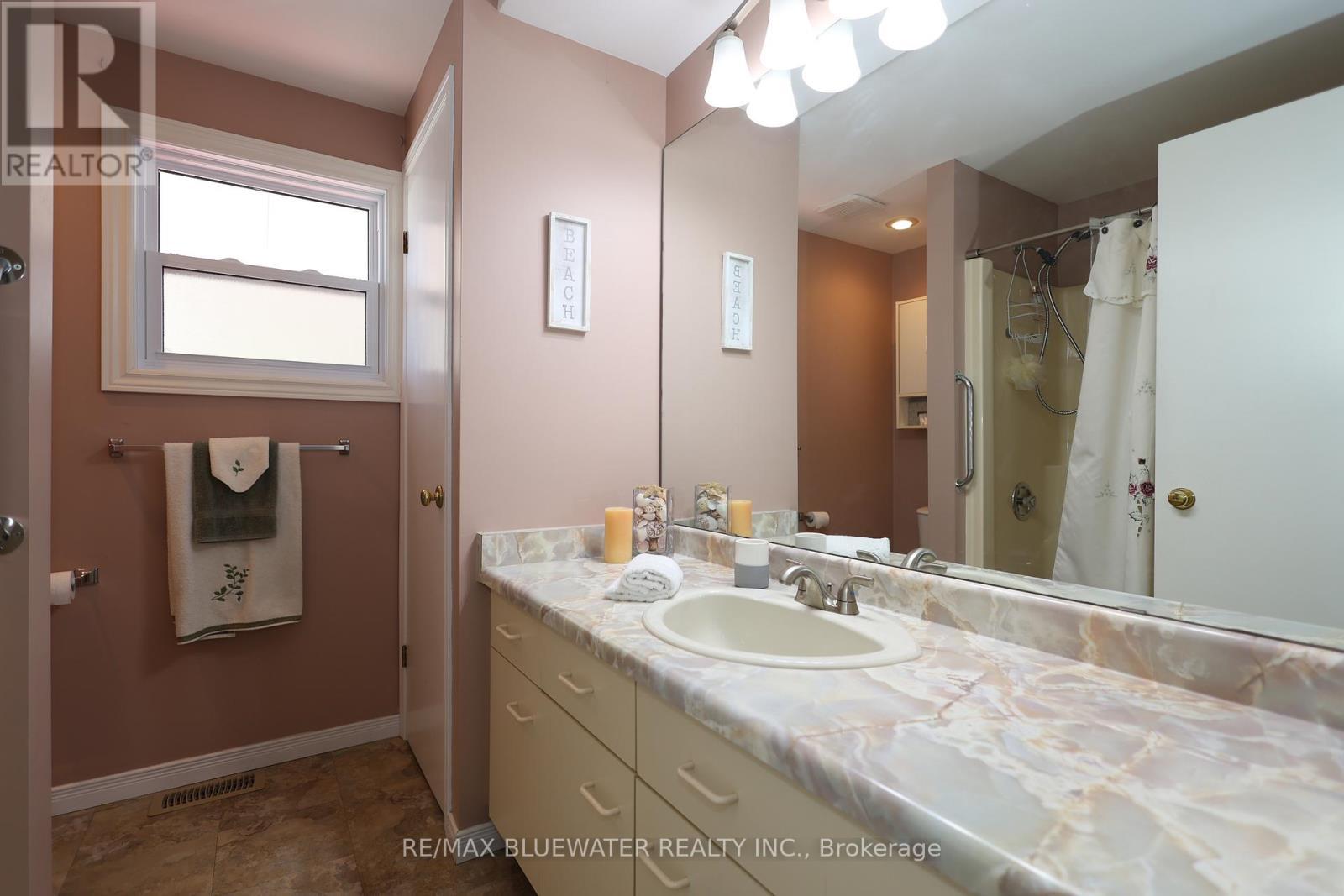 313 Pinetree Lane, South Huron (Stephen), ON - Indoor Photo Showing Bathroom