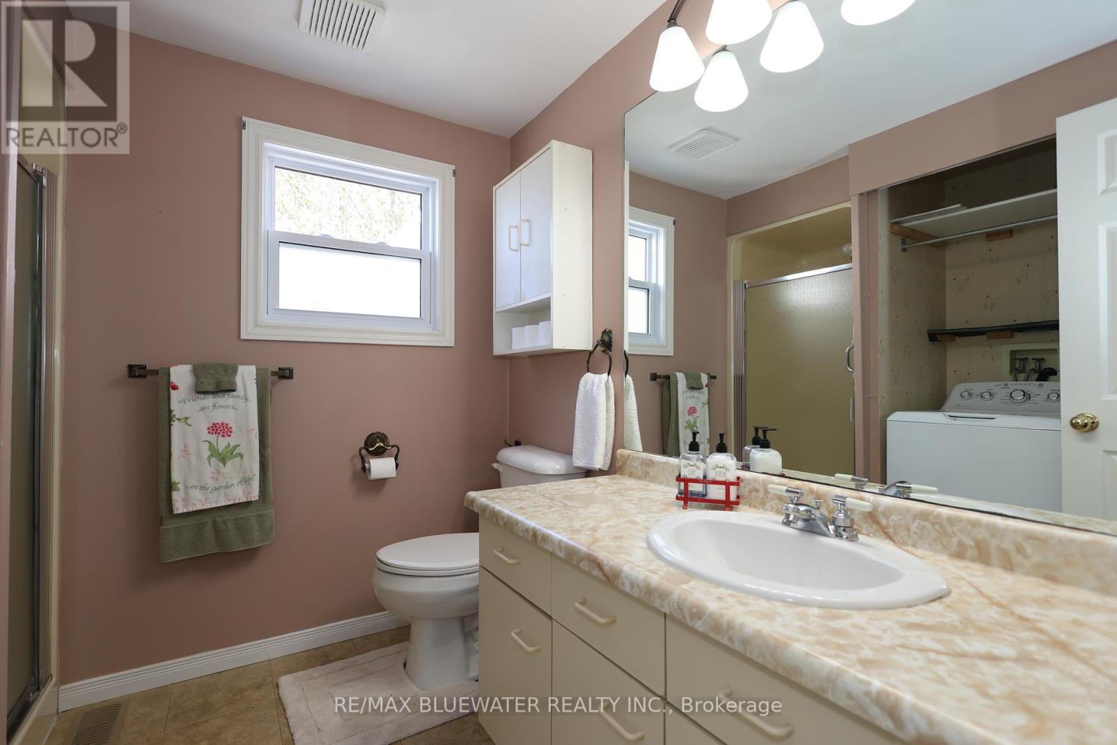 313 Pinetree Lane, South Huron (Stephen), ON - Indoor Photo Showing Bathroom