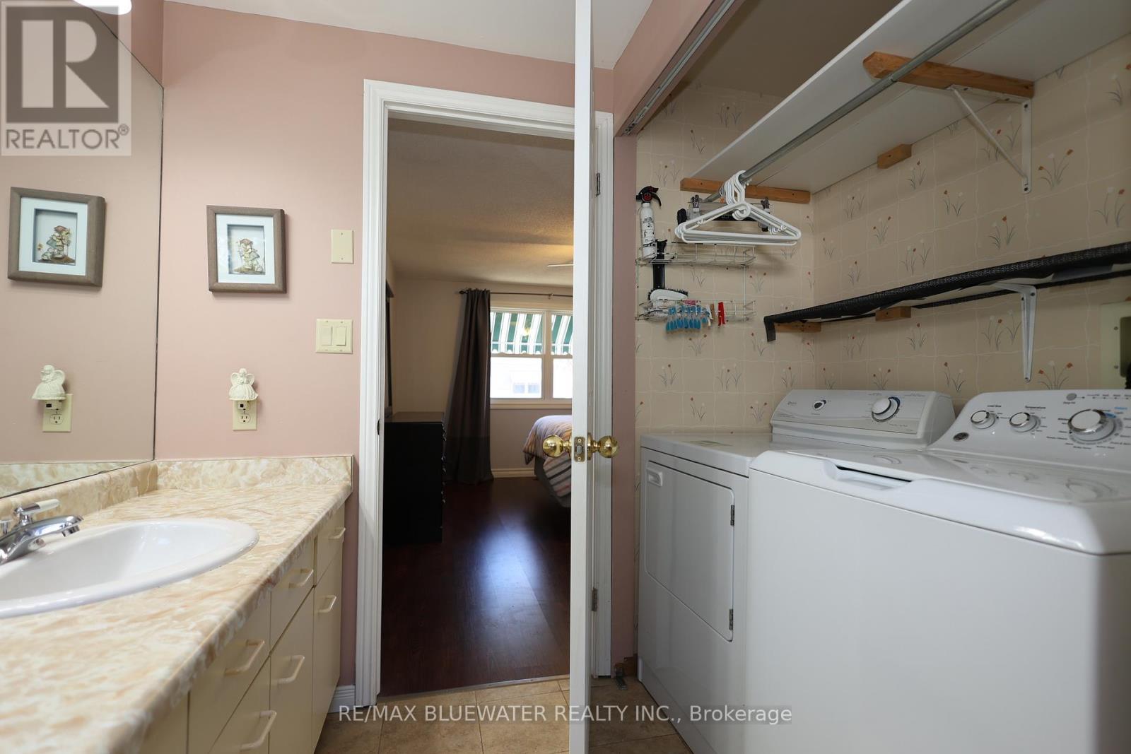 313 Pinetree Lane, South Huron (Stephen), ON - Indoor