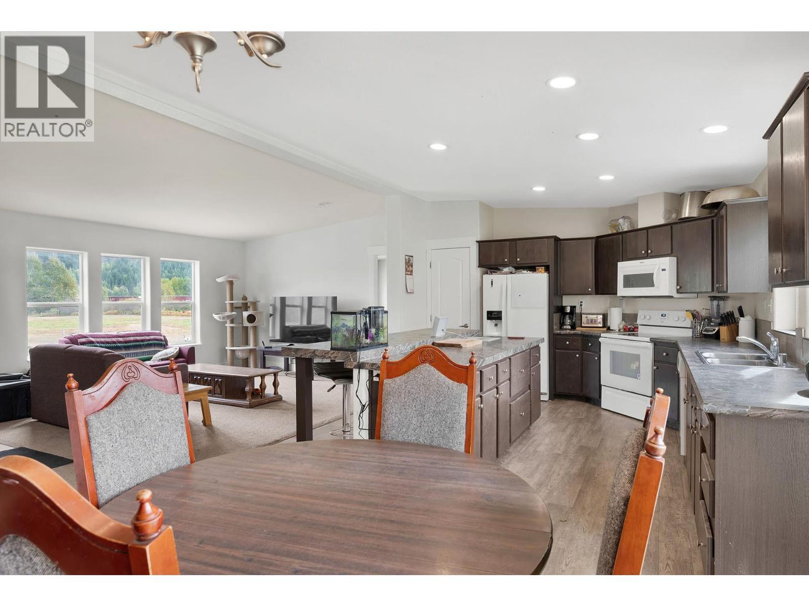 2804 Auldgirth Road, Clearwater, BC