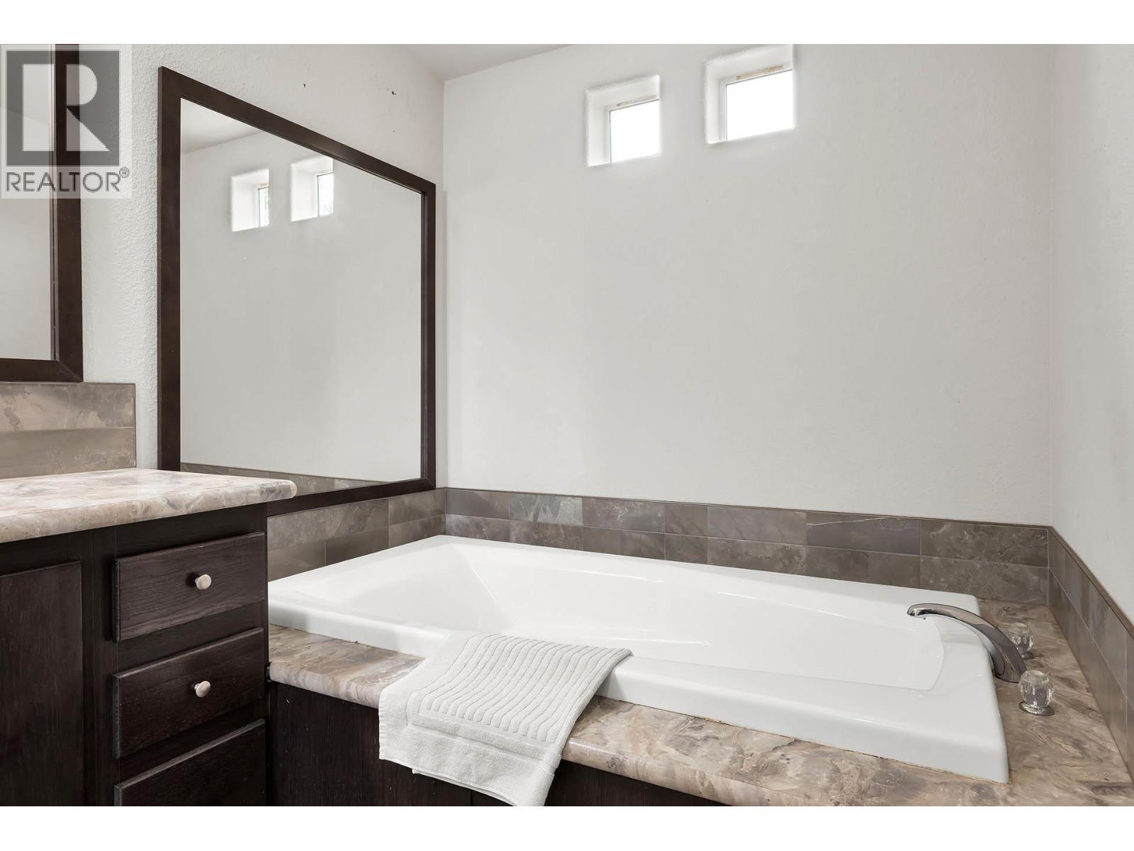 2804 Auldgirth Road, Clearwater, BC