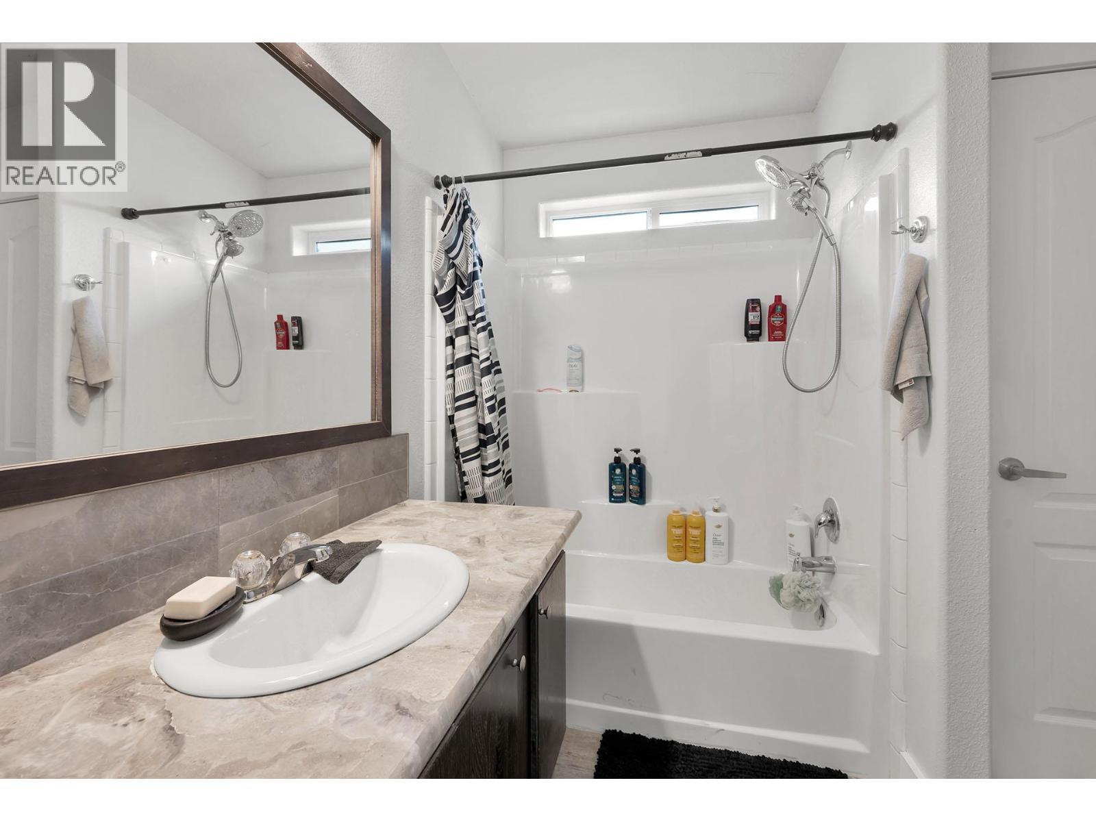 2804 Auldgirth Road, Clearwater, BC