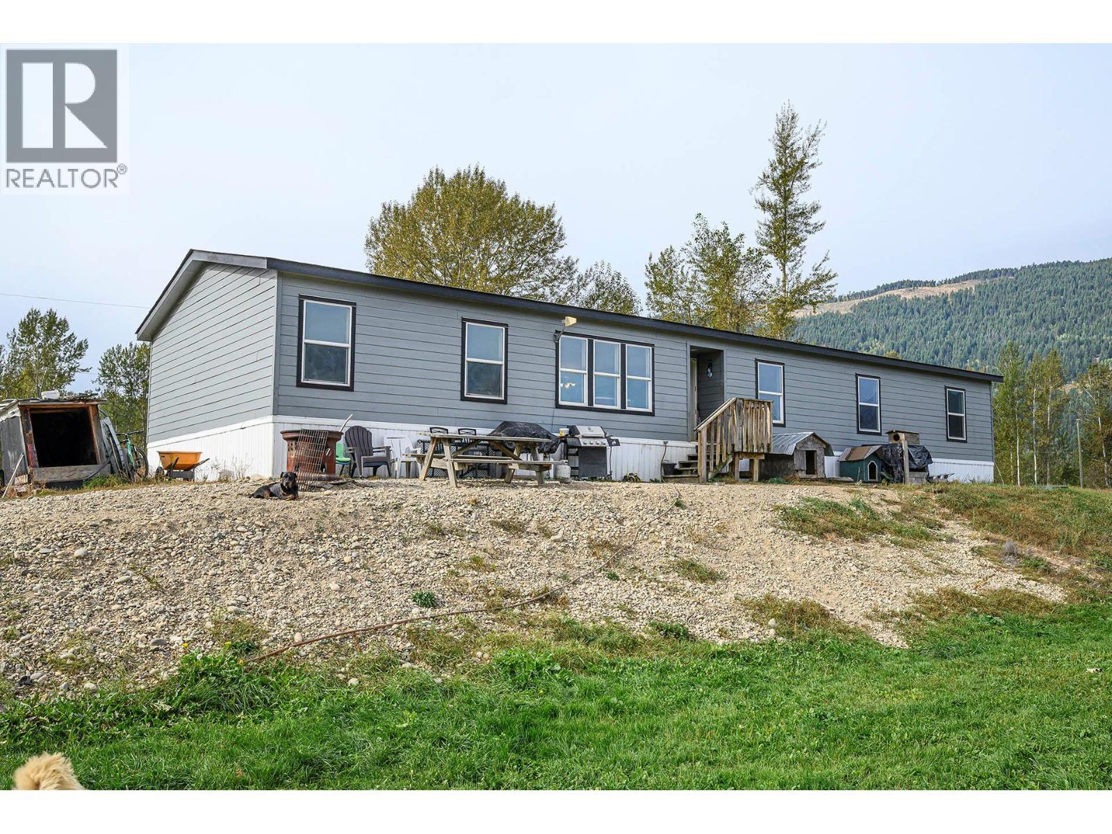 2804 Auldgirth Road, Clearwater, BC