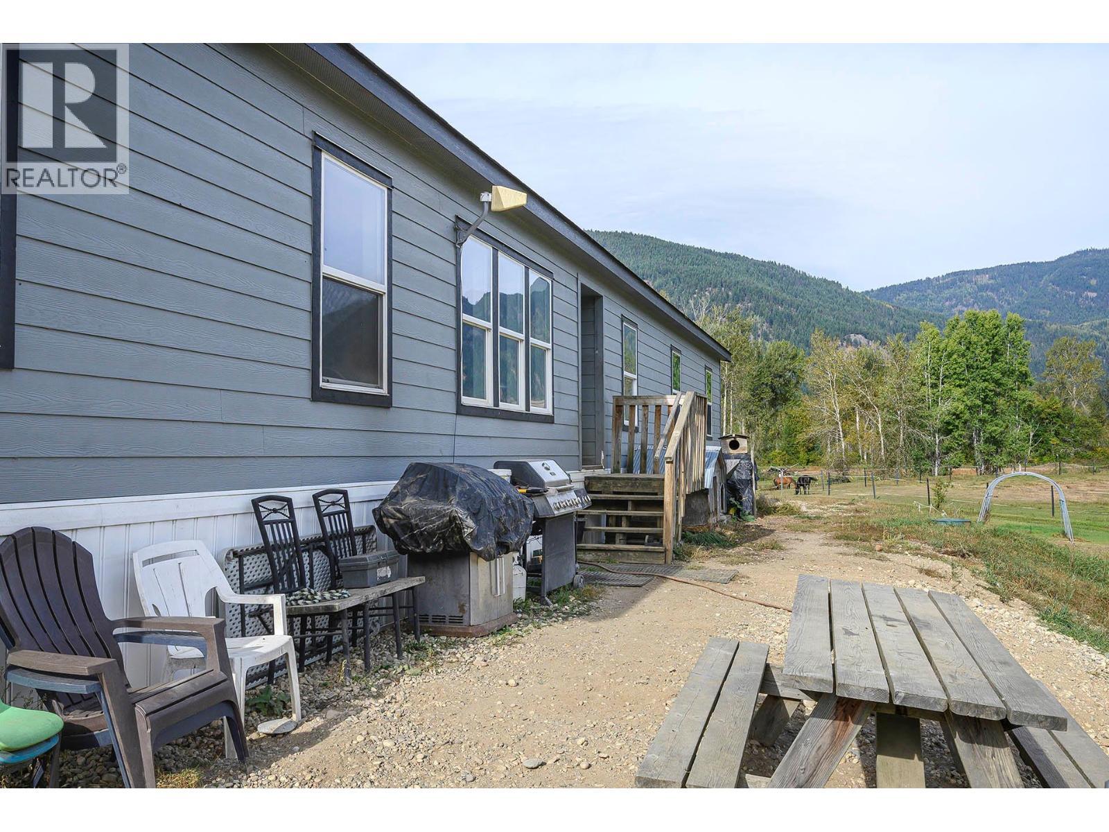 2804 Auldgirth Road, Clearwater, BC