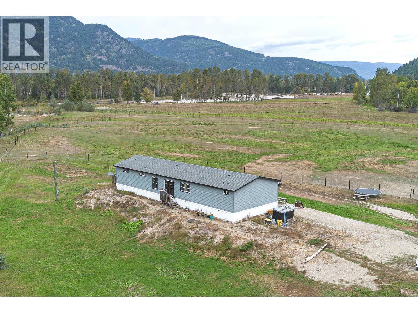 2804 Auldgirth Road, Clearwater, BC