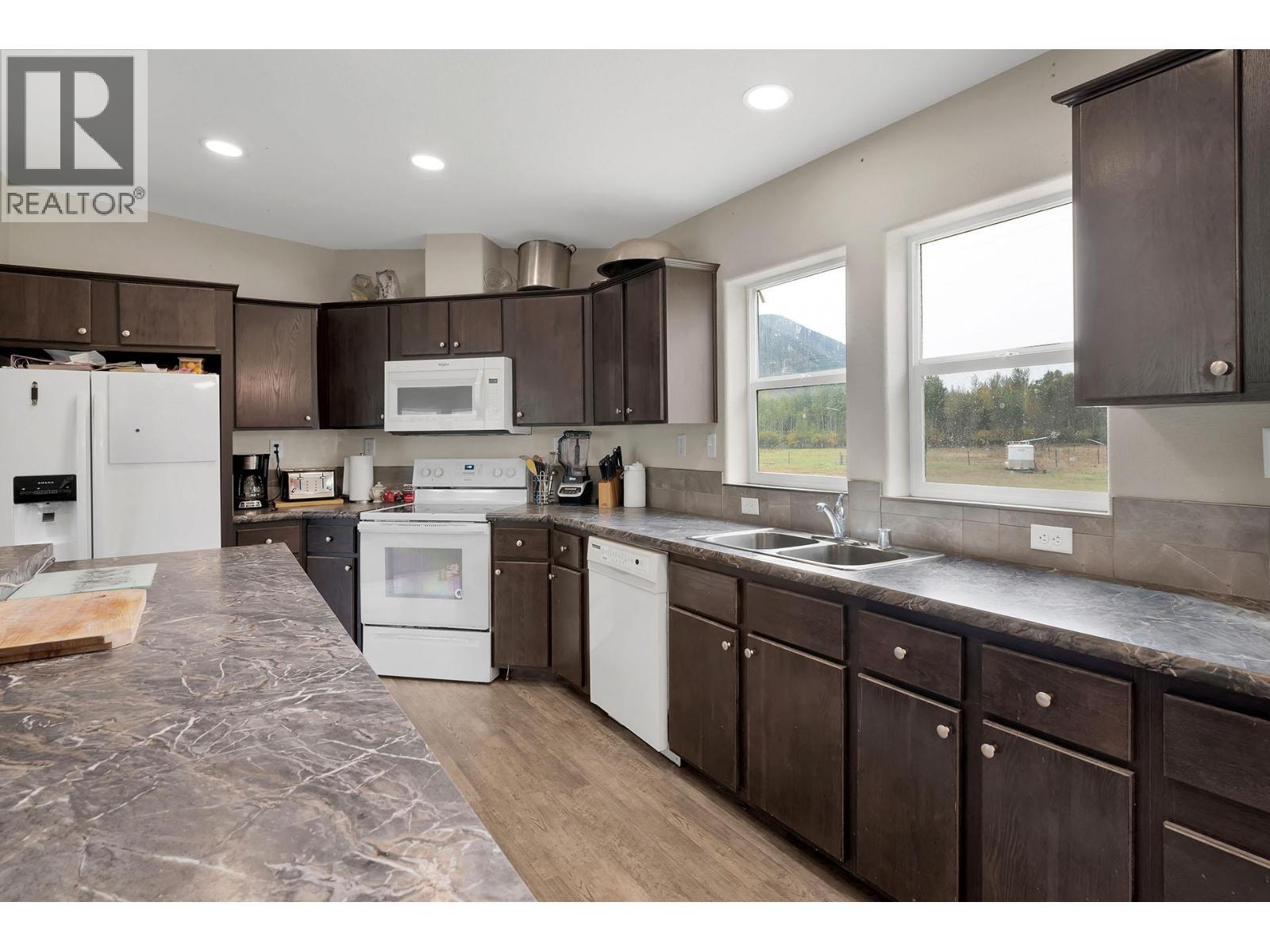 2804 Auldgirth Road, Clearwater, BC