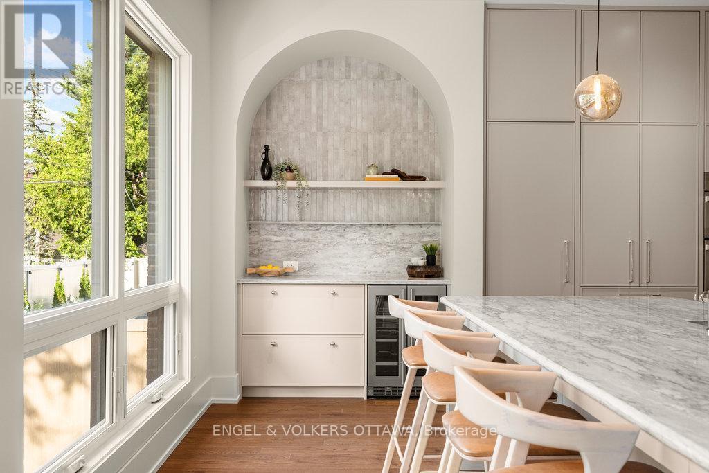 291 Billings Avenue, Ottawa, ON - Indoor