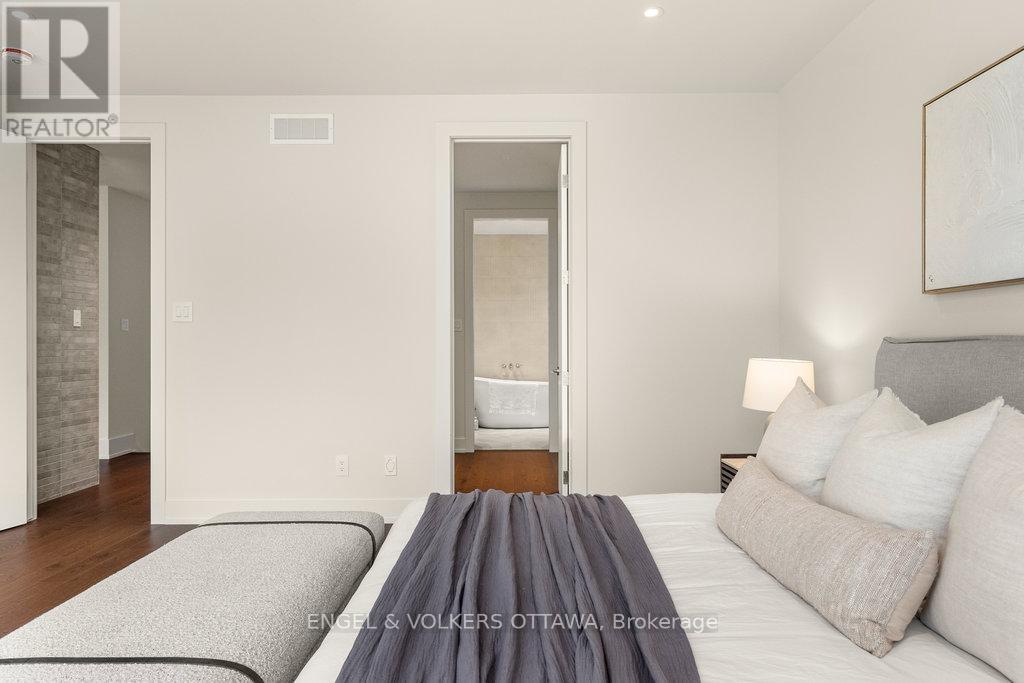 291 Billings Avenue, Ottawa, ON - Indoor Photo Showing Bedroom