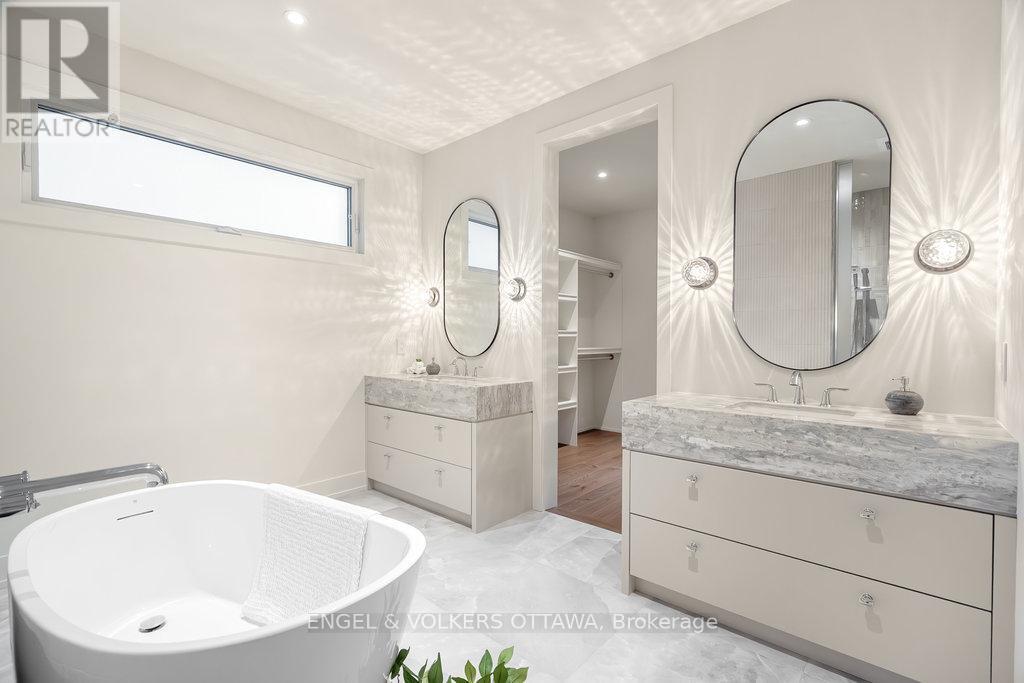 291 Billings Avenue, Ottawa, ON - Indoor Photo Showing Bathroom