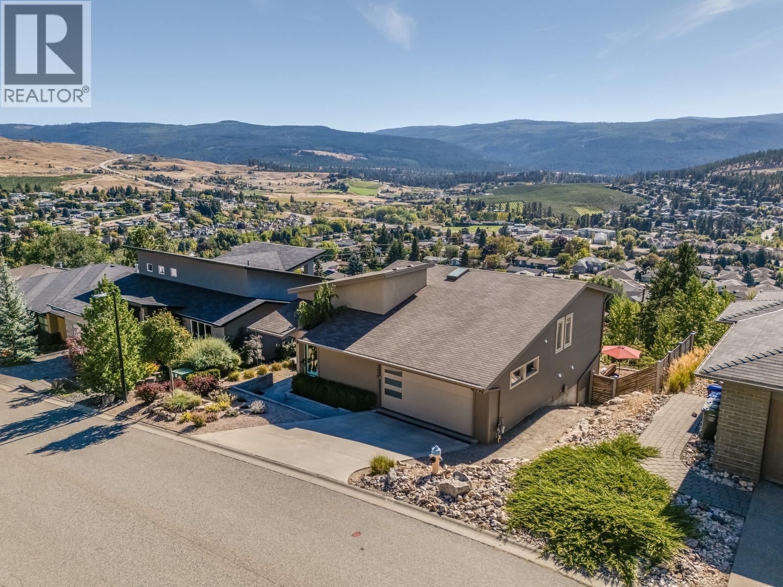 1040 Henderson Drive, Kelowna, BC - Outdoor With View