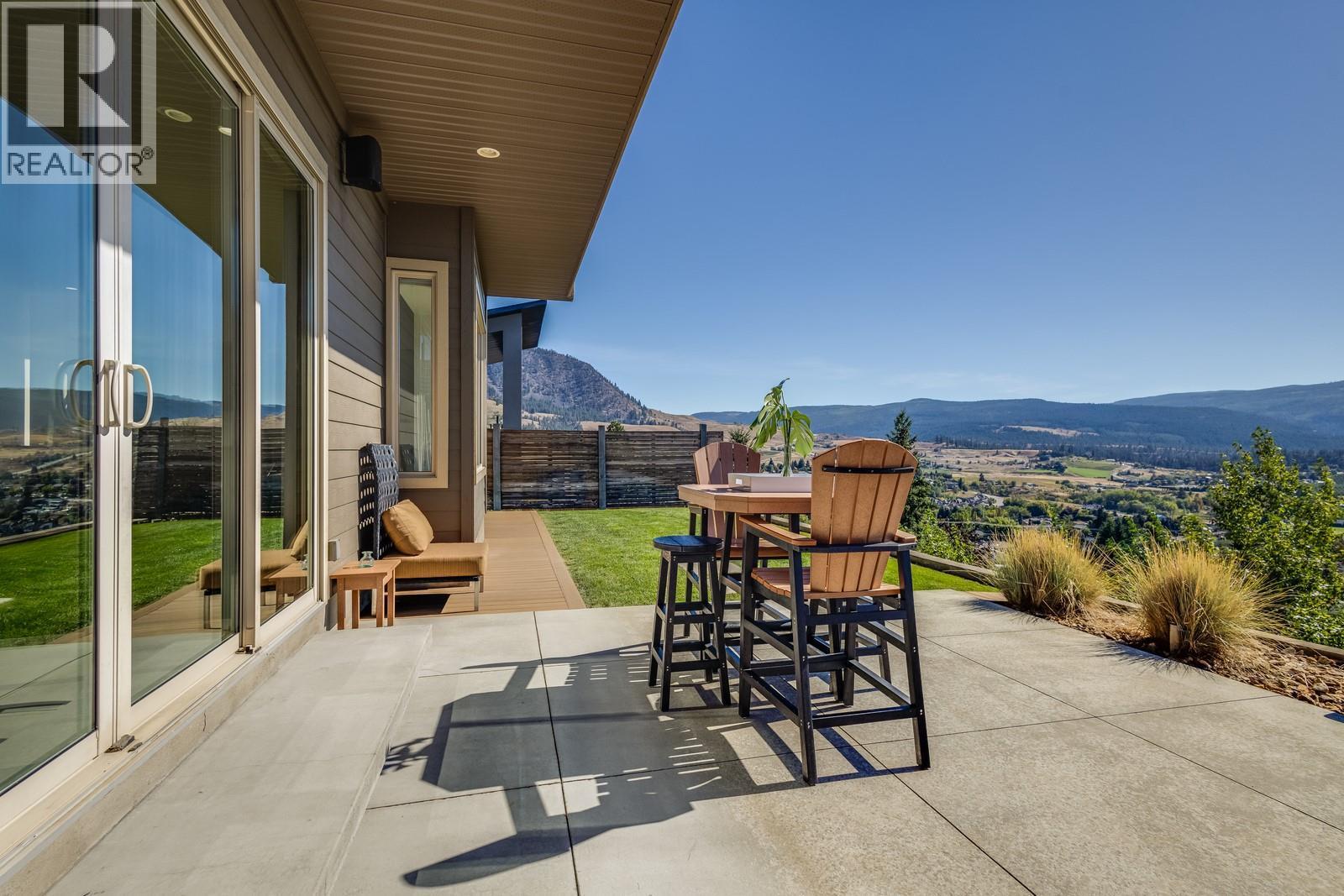 1040 Henderson Drive, Kelowna, BC - Outdoor With Deck Patio Veranda