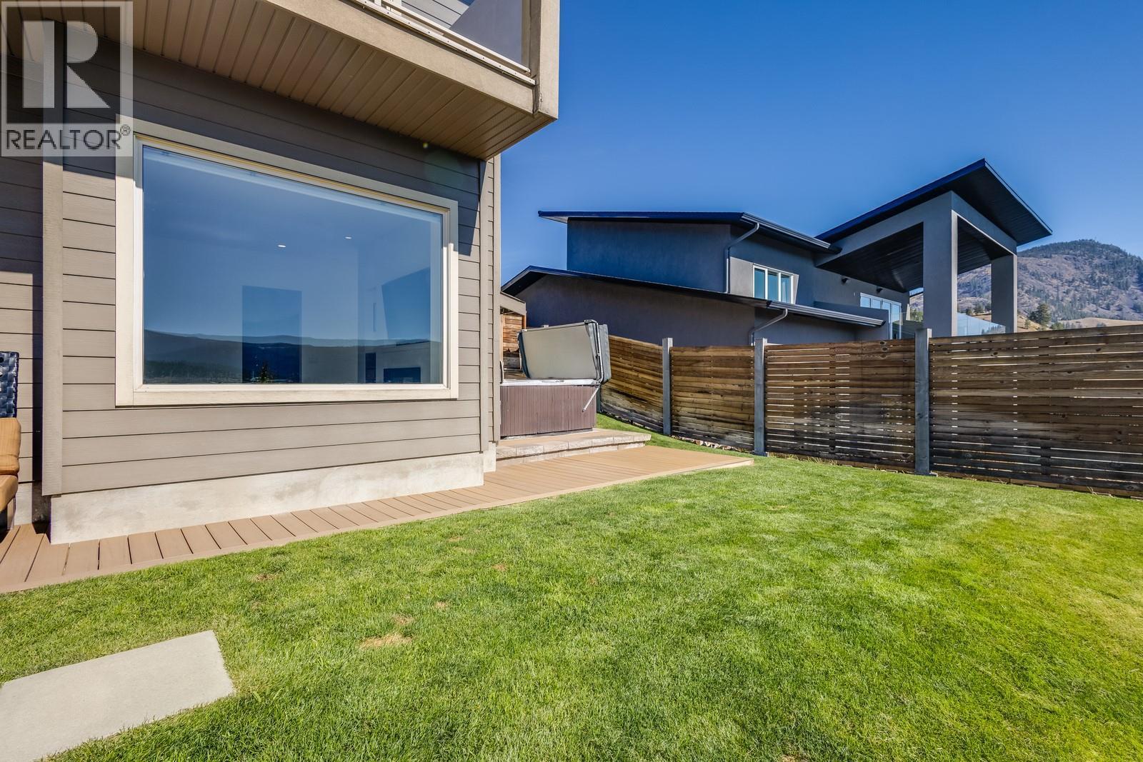 1040 Henderson Drive, Kelowna, BC - Outdoor