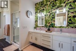 4 piece ensuite with stand up shower -