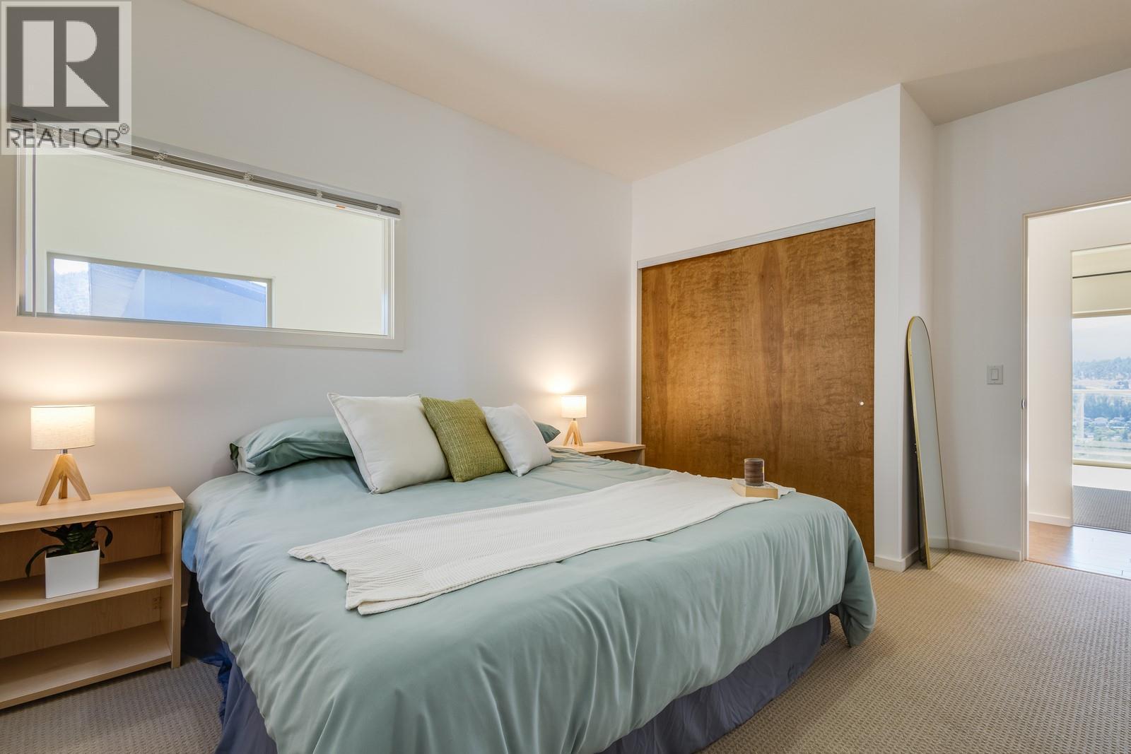 Second bedroom - 1040 Henderson Drive, Kelowna, BC - Indoor Photo Showing Bedroom
