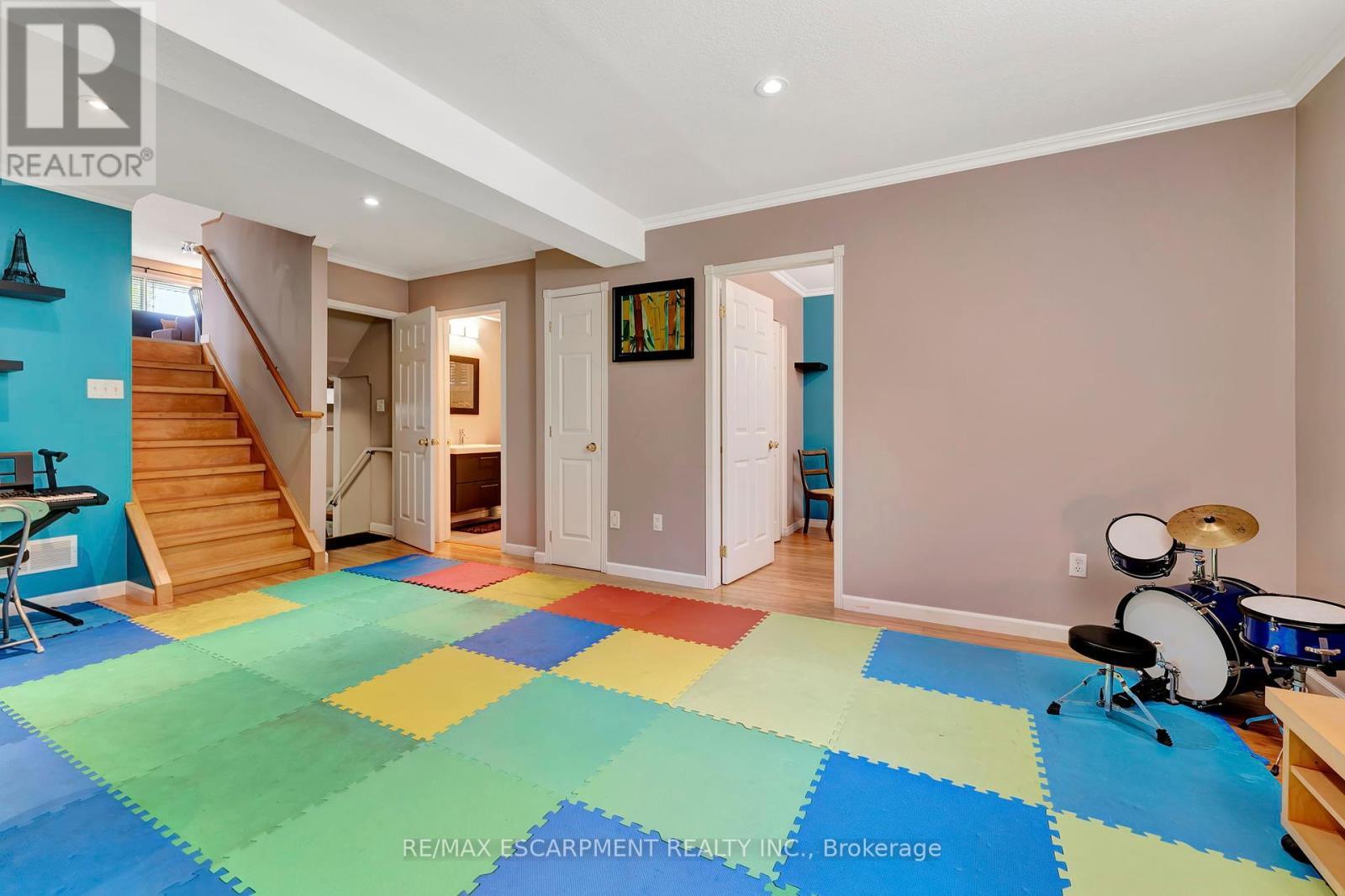 39 Marilyn Court, Hamilton, ON - Indoor Photo Showing Other Room