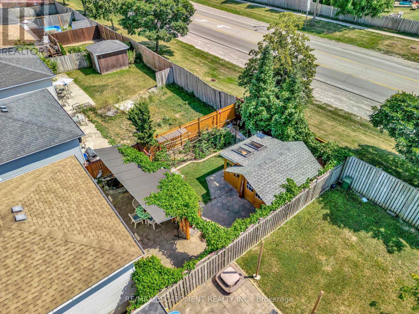 39 Marilyn Court, Hamilton, ON - Outdoor