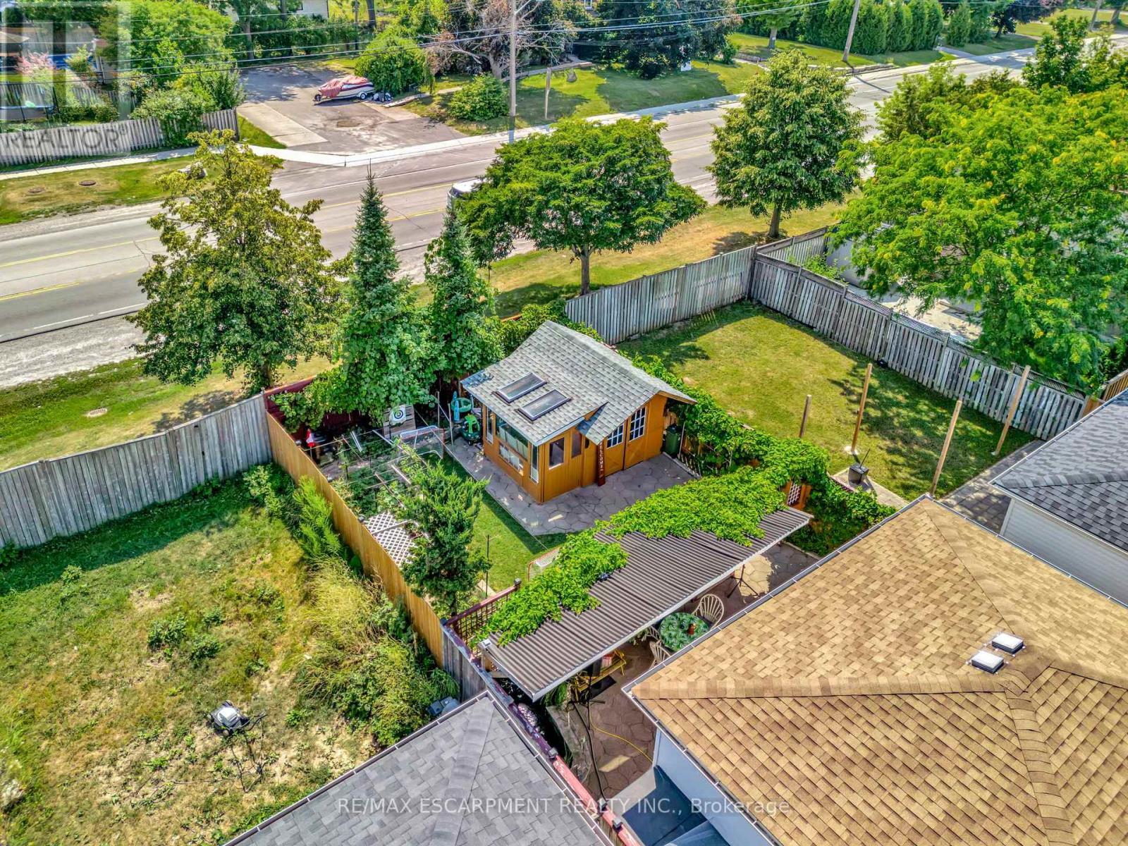 39 Marilyn Court, Hamilton, ON - Outdoor