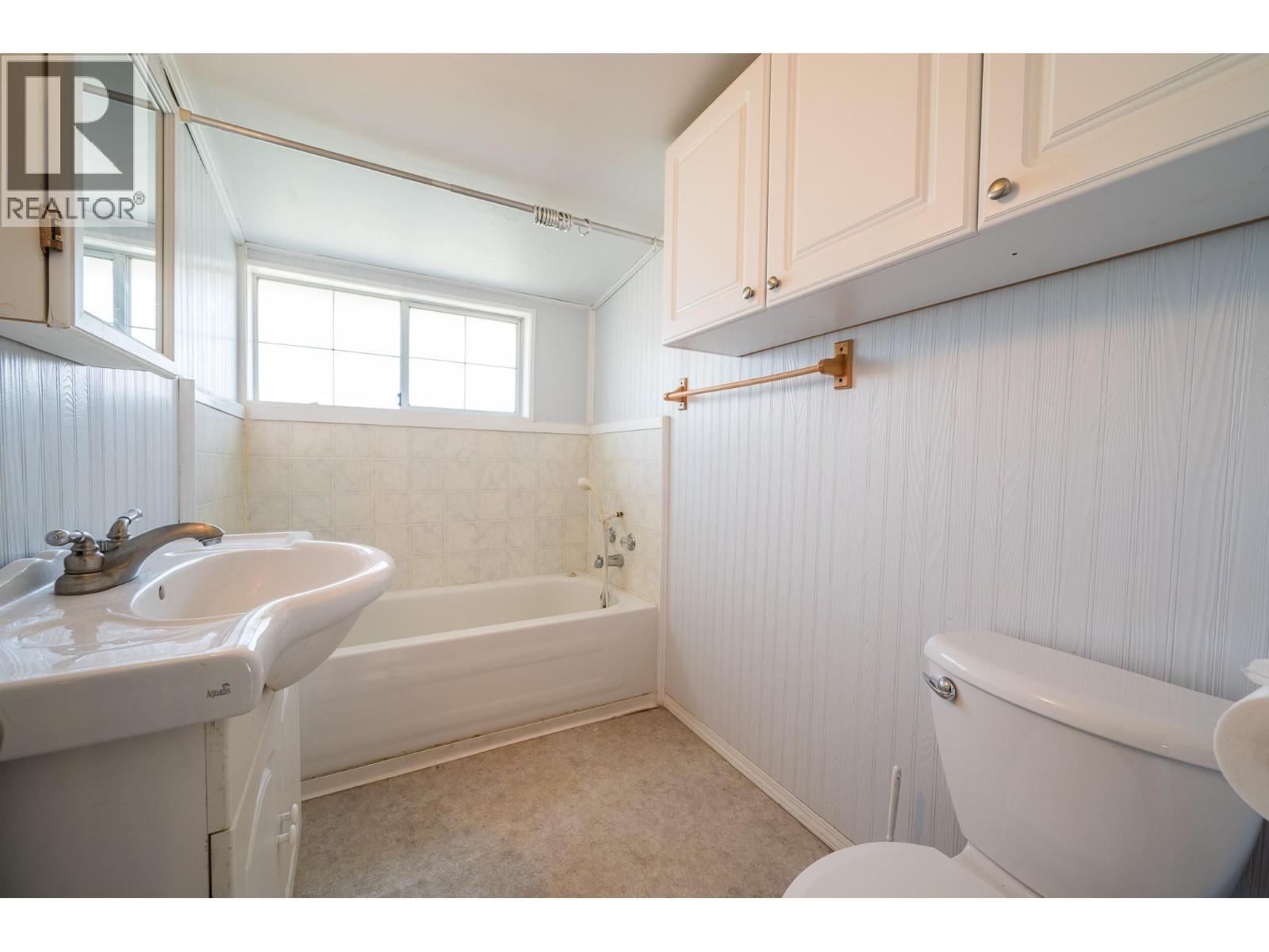 1276 Garcia Street, Merritt, BC - Indoor Photo Showing Bathroom