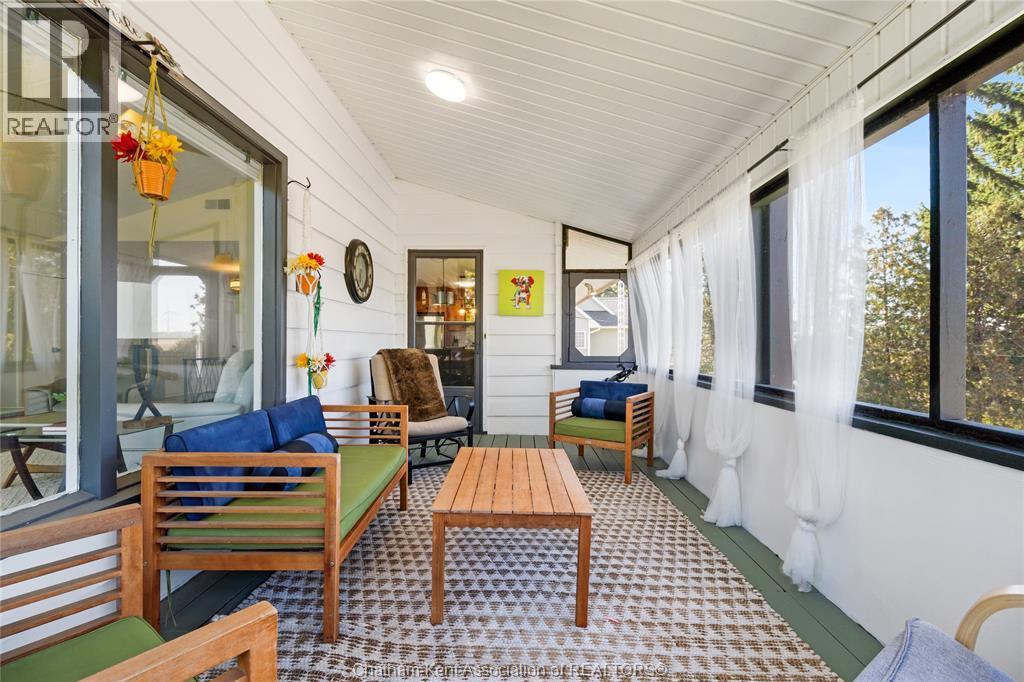 19418 Charing Cross Road, Cedar Springs, ON - Outdoor With Exterior