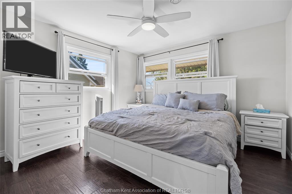 19418 Charing Cross Road, Cedar Springs, ON - Indoor Photo Showing Bedroom