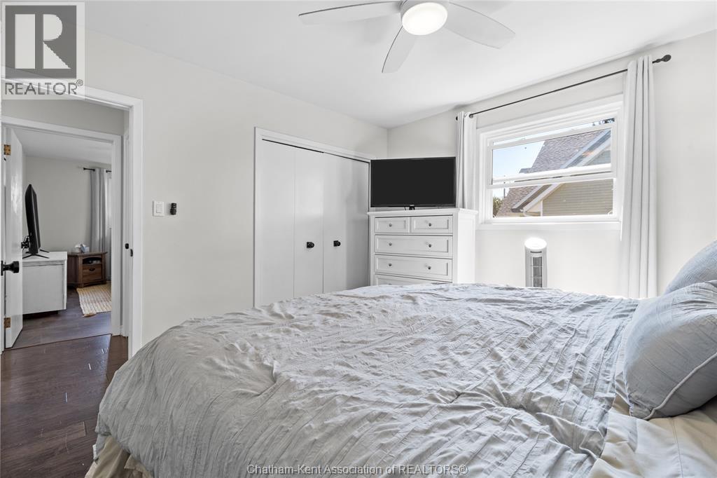 19418 Charing Cross Road, Cedar Springs, ON - Indoor Photo Showing Bedroom