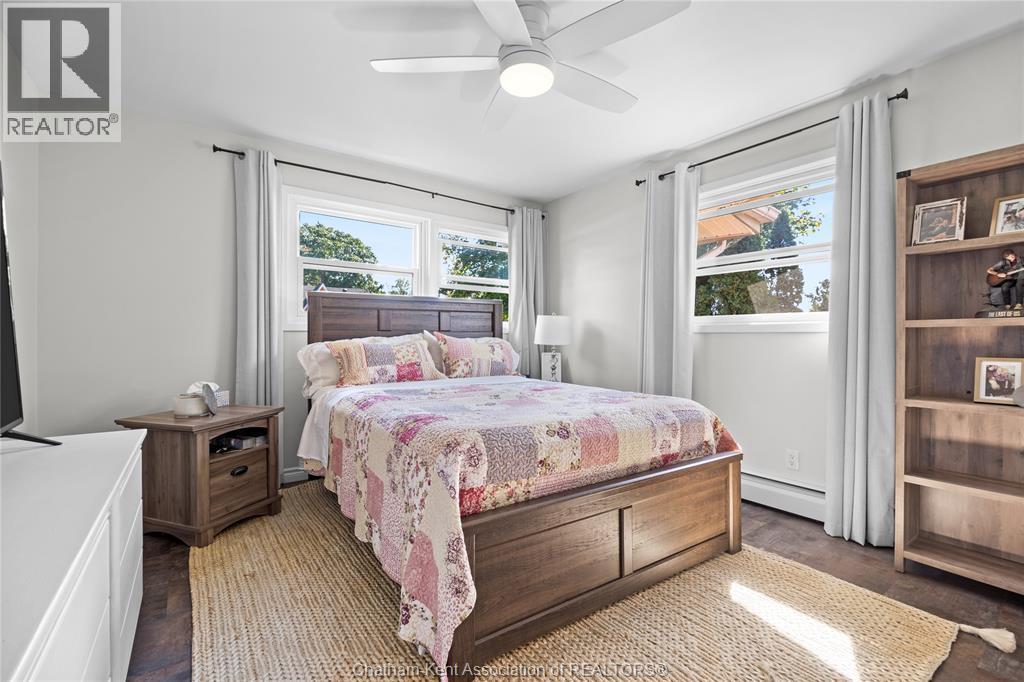 19418 Charing Cross Road, Cedar Springs, ON - Indoor Photo Showing Bedroom