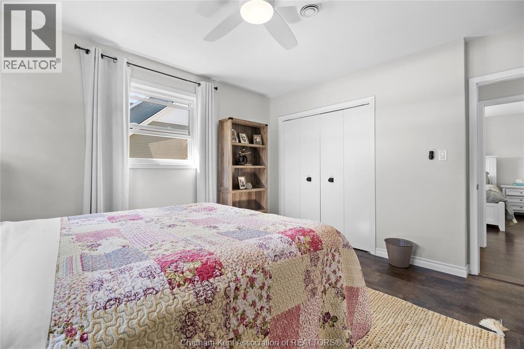 19418 Charing Cross Road, Cedar Springs, ON - Indoor Photo Showing Bedroom