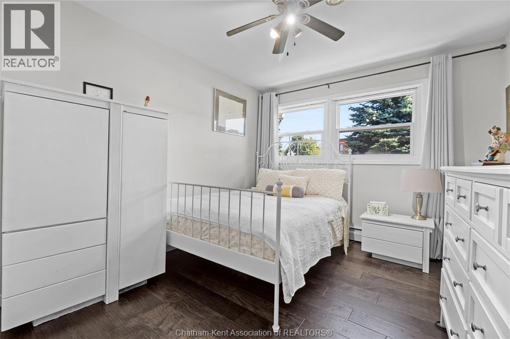 19418 Charing Cross Road, Cedar Springs, ON - Indoor Photo Showing Bedroom