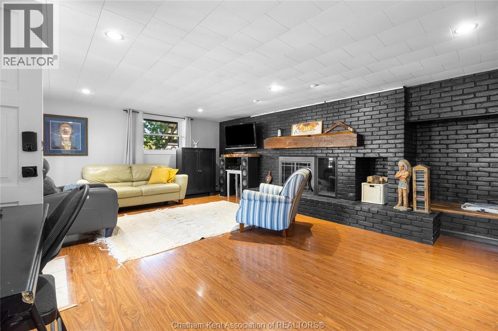 19418 Charing Cross Road, Cedar Springs, ON - Indoor With Fireplace