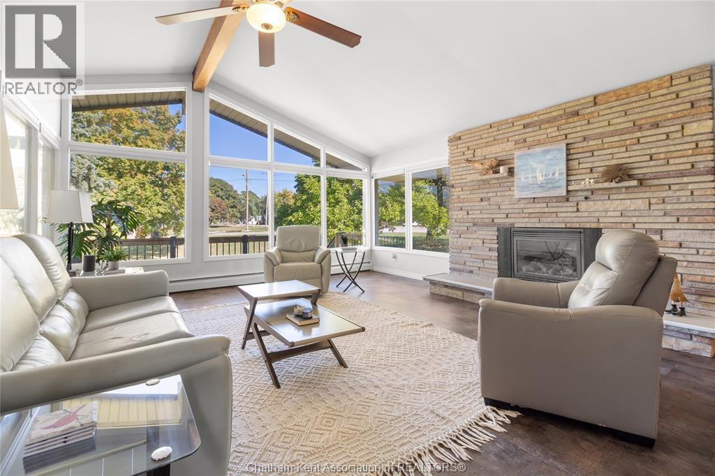 19418 Charing Cross Road, Cedar Springs, ON - Indoor Photo Showing Living Room With Fireplace
