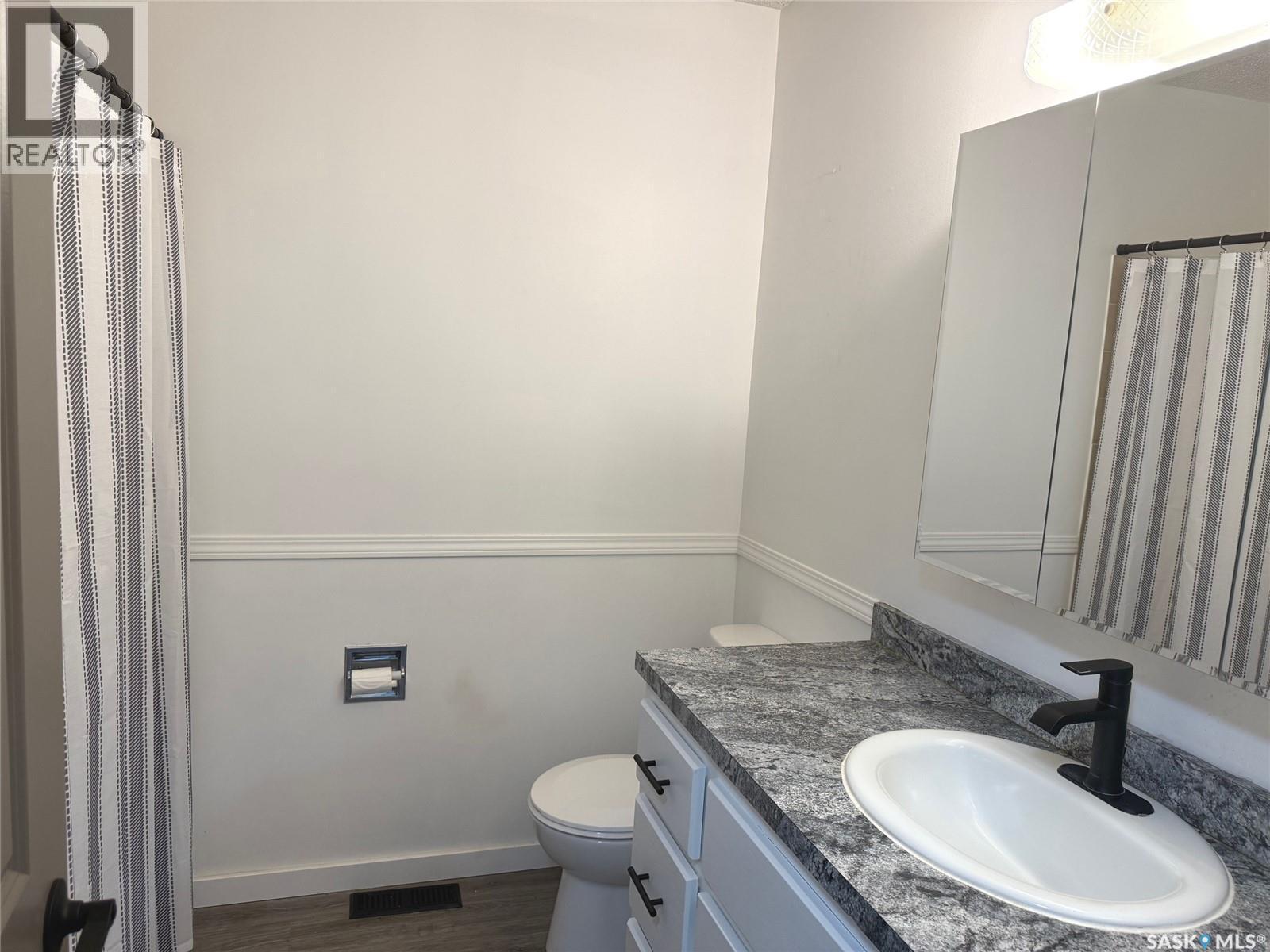 30 Willow Crescent, Fort Qu'Appelle, SK - Indoor Photo Showing Bathroom