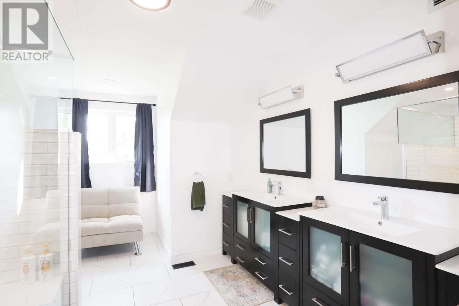 176 Mccluskie Rd, Desbarats, ON