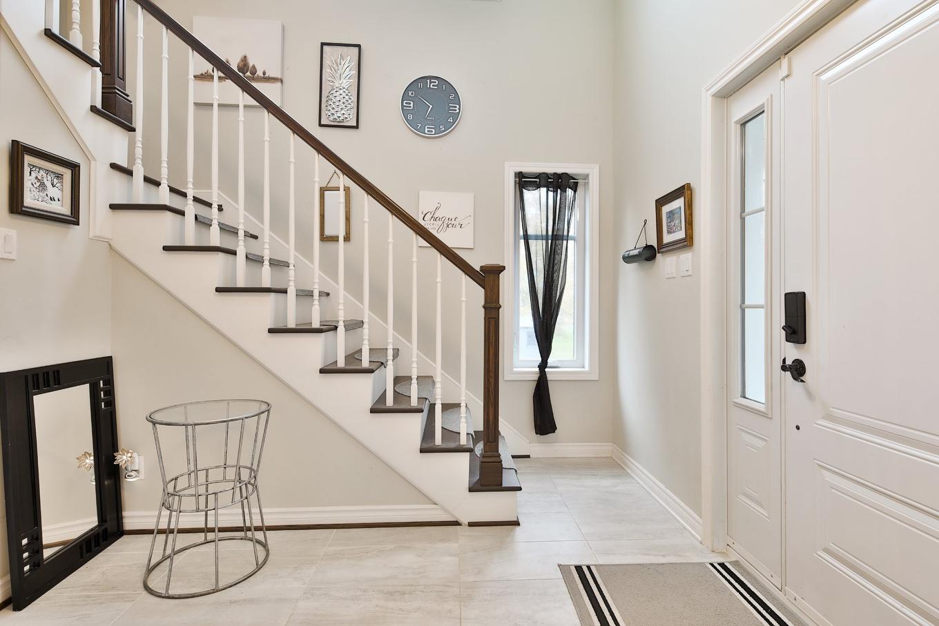 Intergenerational - 5142 Ch. Salaberry, Carignan, QC - Indoor Photo Showing Other Room