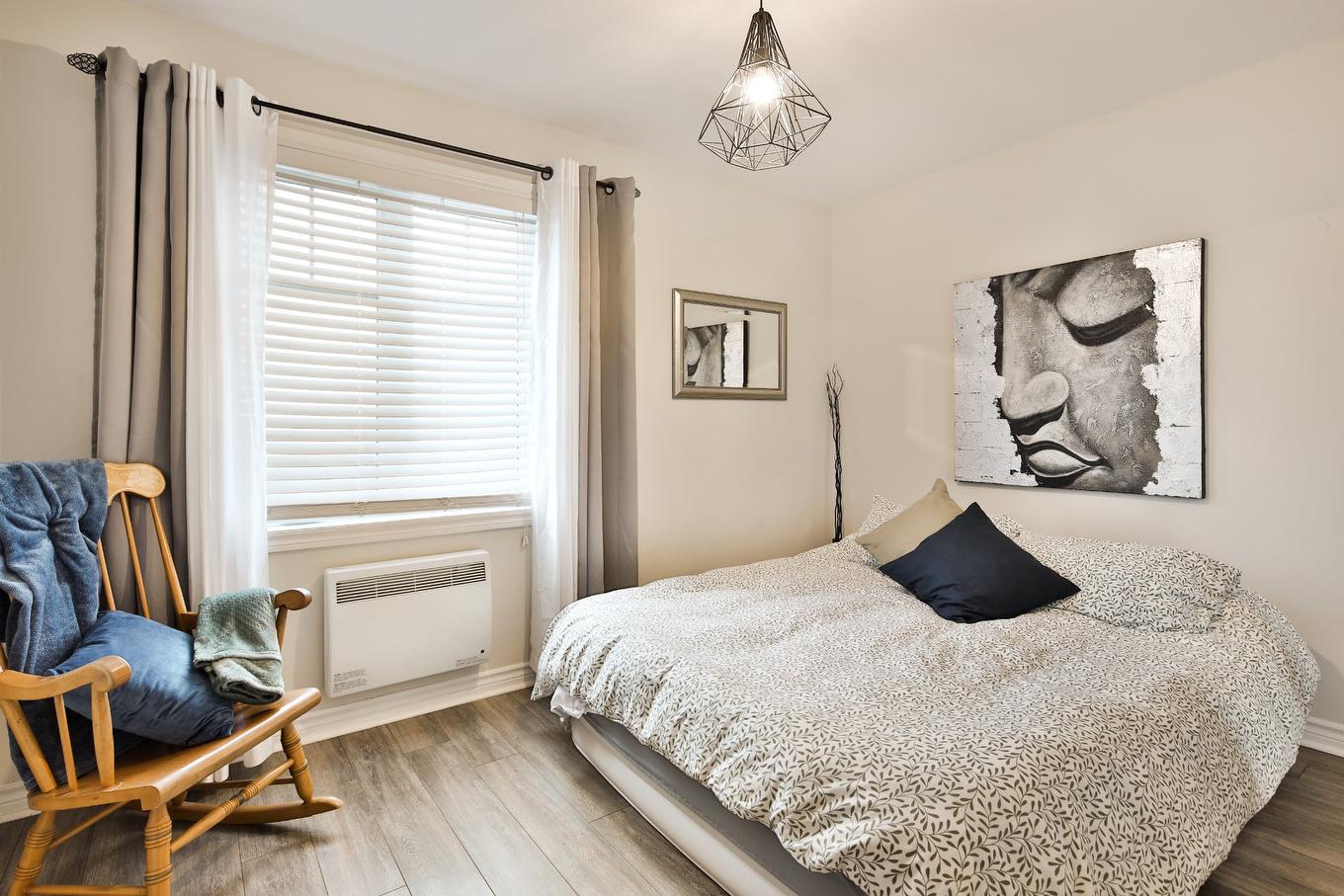 Bedroom - 5142 Ch. Salaberry, Carignan, QC - Indoor Photo Showing Bedroom