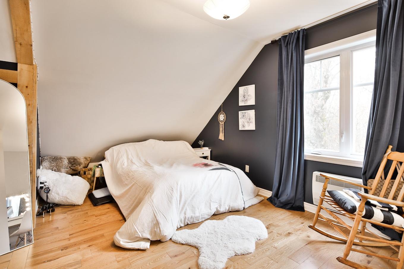 Bedroom - 5142 Ch. Salaberry, Carignan, QC - Indoor Photo Showing Bedroom