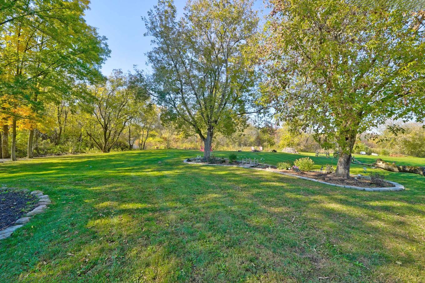 Backyard - 5142 Ch. Salaberry, Carignan, QC - Outdoor