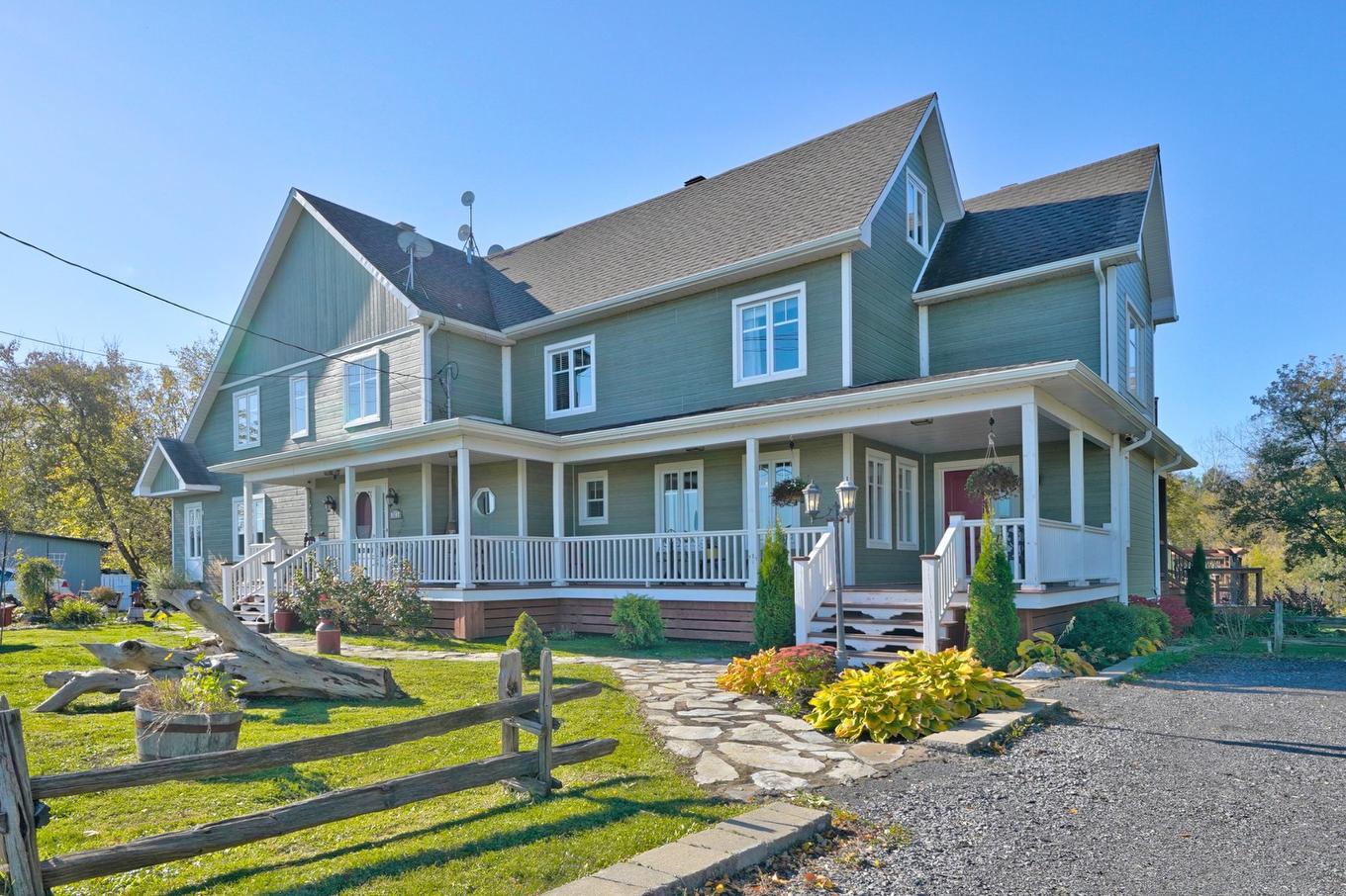 Frontage - 5142 Ch. Salaberry, Carignan, QC - Outdoor With Deck Patio Veranda With Facade