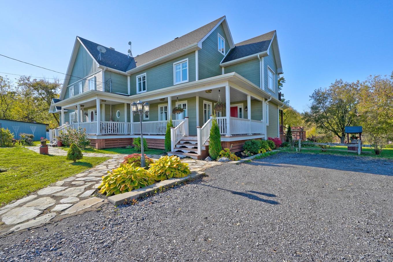 Frontage - 5142 Ch. Salaberry, Carignan, QC - Outdoor With Deck Patio Veranda With Facade