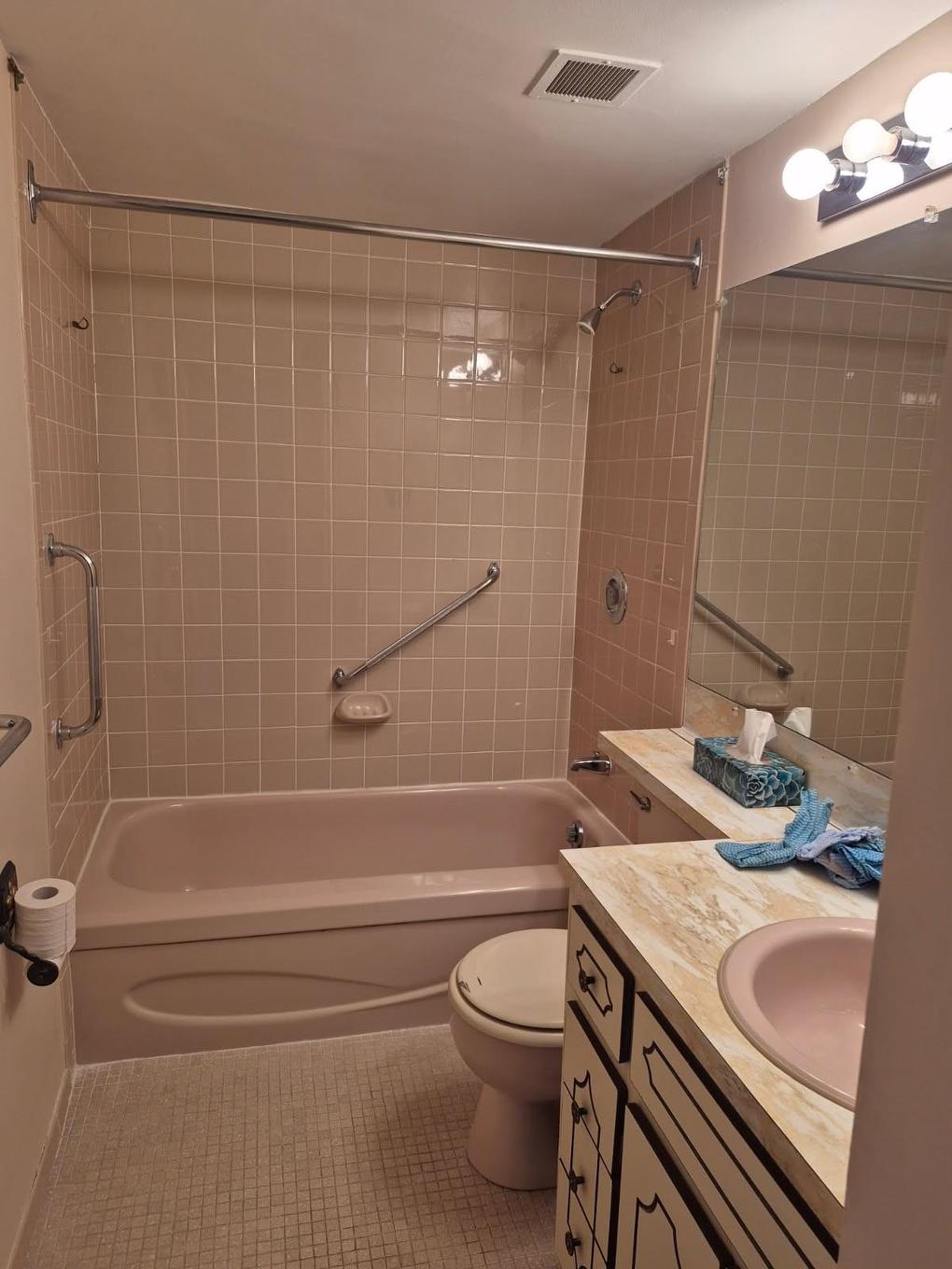 1208 405 Waverly Street, Thunder Bay, ON - Indoor Photo Showing Bathroom