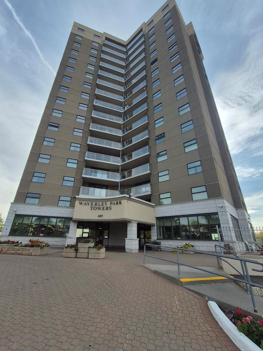 1208 405 Waverly Street, Thunder Bay, ON - Outdoor With Facade