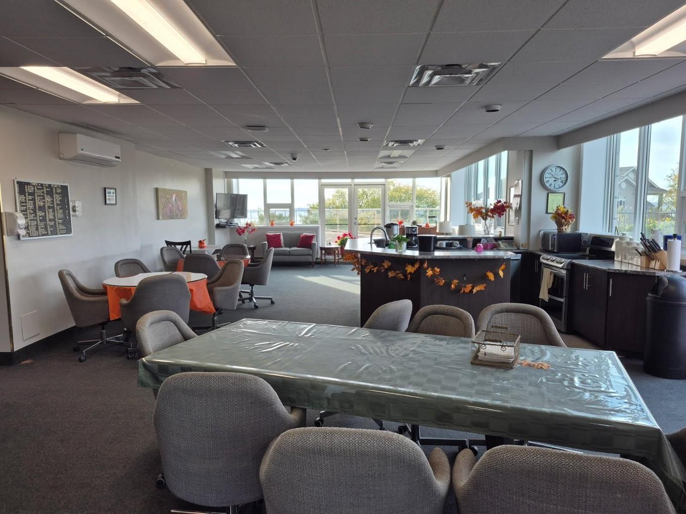 1208 405 Waverly Street, Thunder Bay, ON - Indoor Photo Showing Dining Room