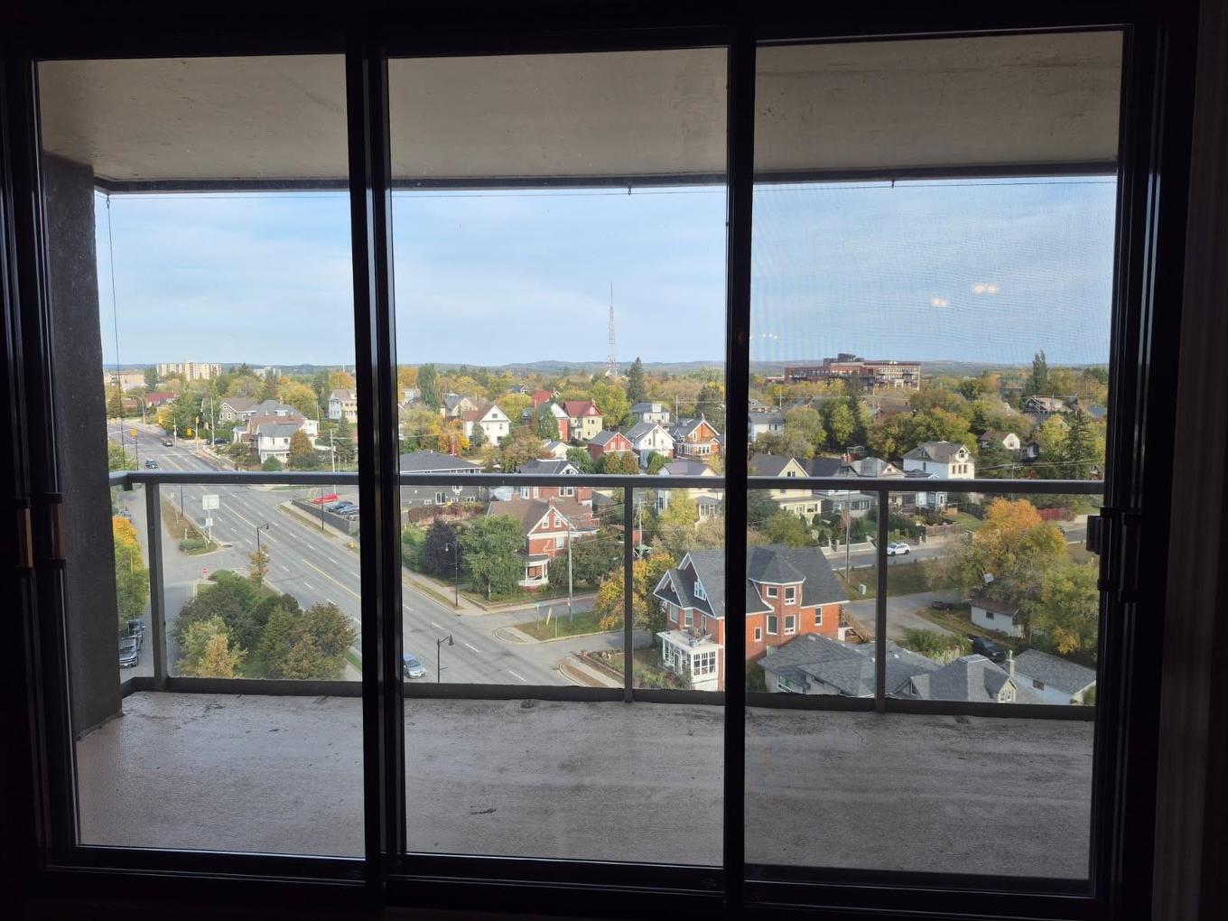 1208 405 Waverly Street, Thunder Bay, ON - Indoor Photo Showing Other Room