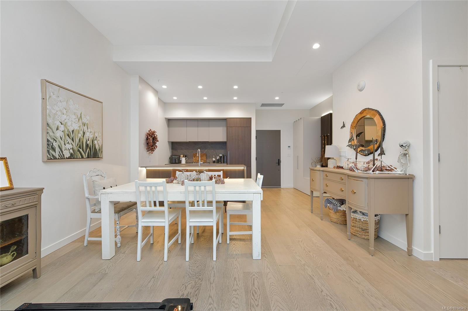 1504-2000 Hannington Rd, Langford, BC - Indoor