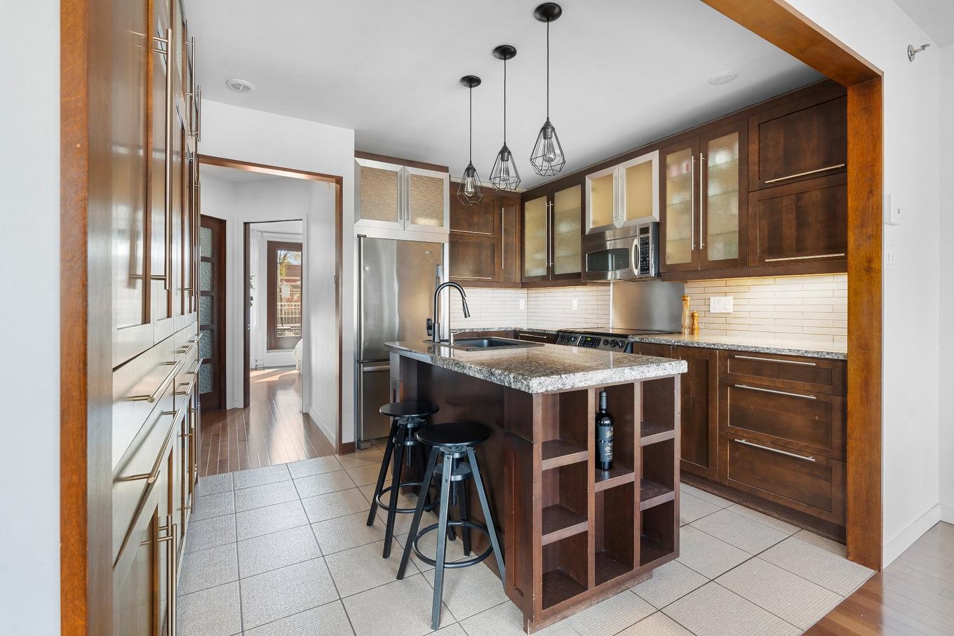 Kitchen - 401-159 Ch. Ste-Foy, Québec (La Cité-Limoilou), QC - Indoor Photo Showing Kitchen With Upgraded Kitchen