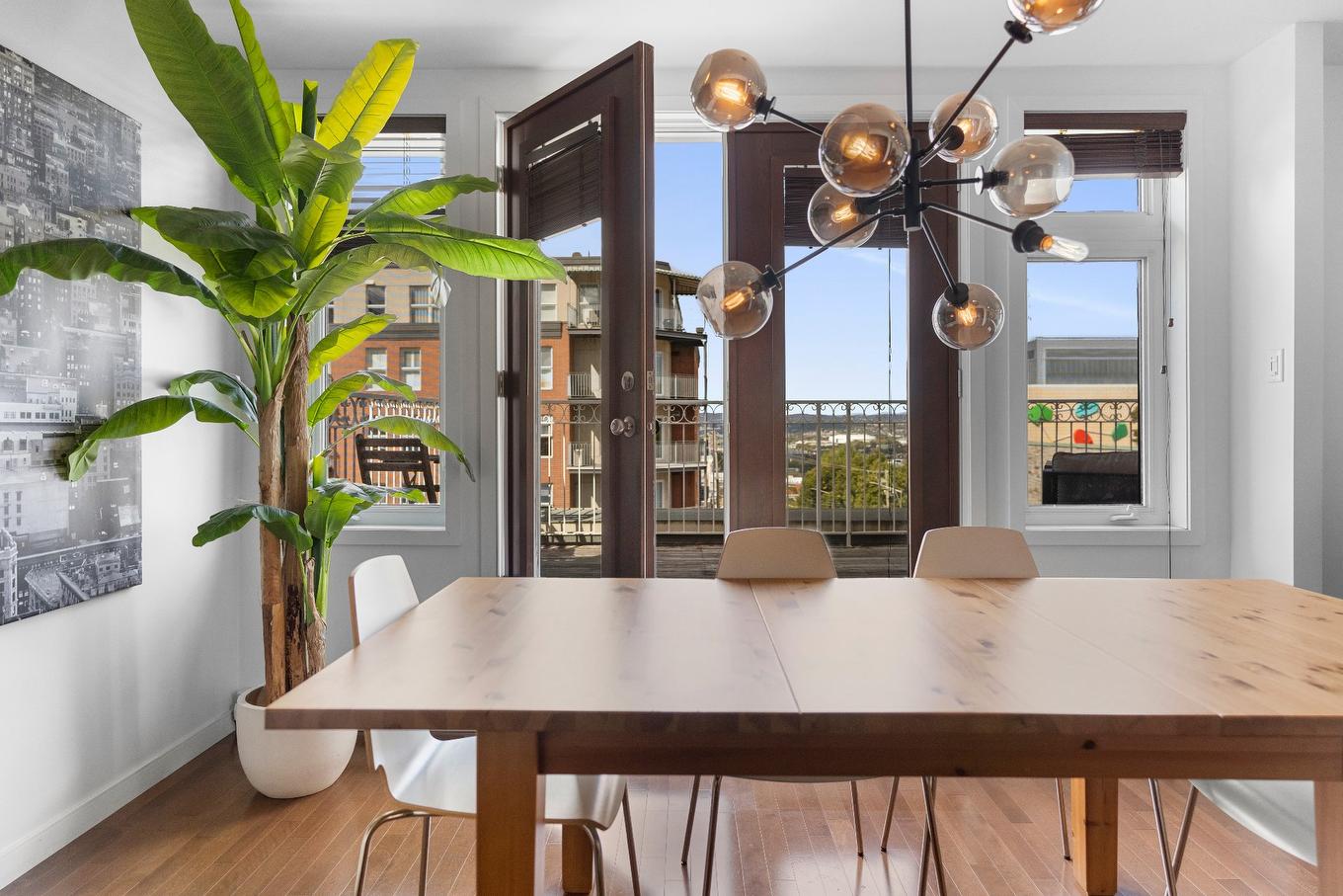 Dining room - 401-159 Ch. Ste-Foy, Québec (La Cité-Limoilou), QC - Indoor Photo Showing Dining Room