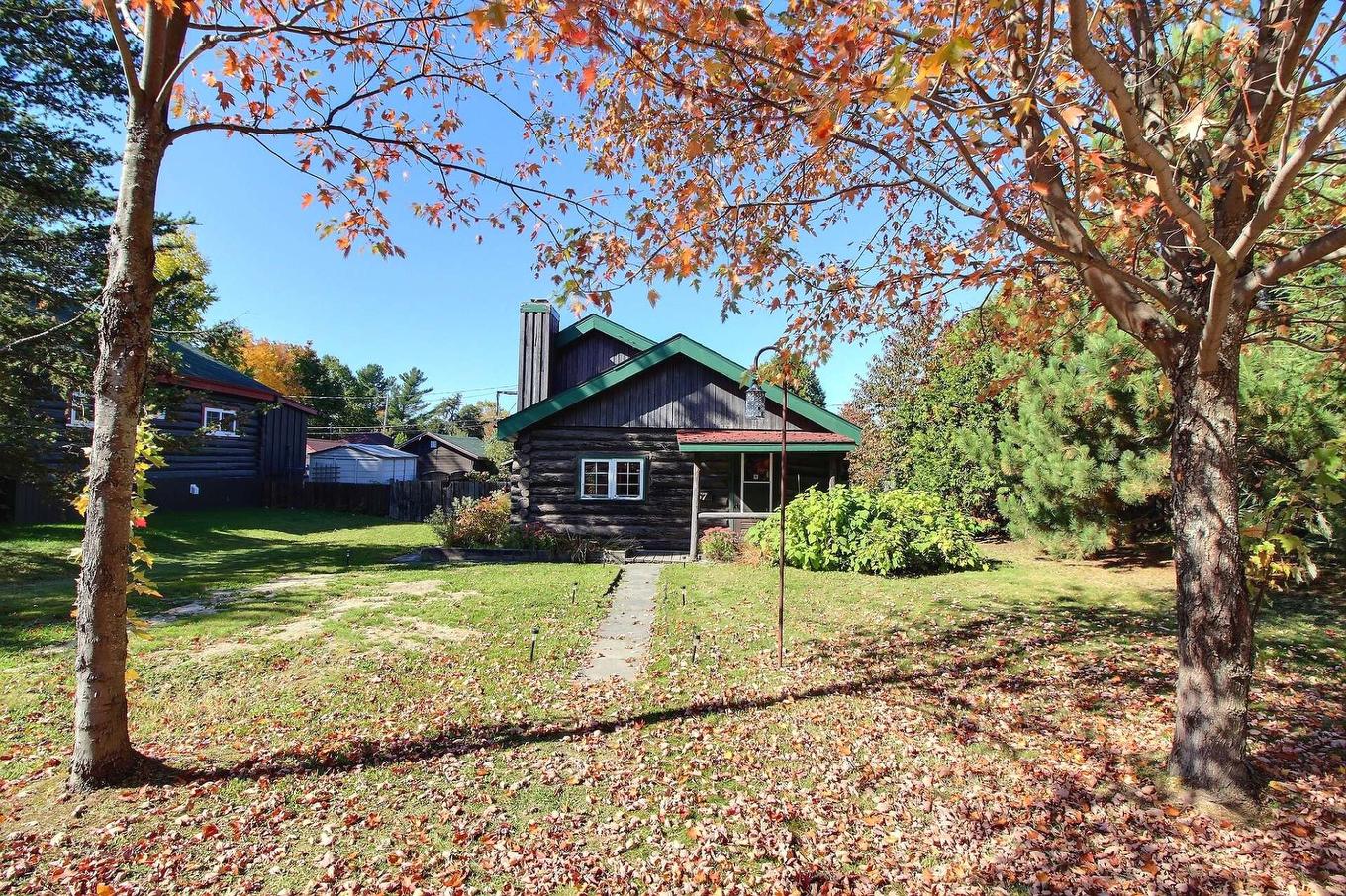 Façade - 57 Rue Lemieux, Val-D'Or, QC - Outdoor